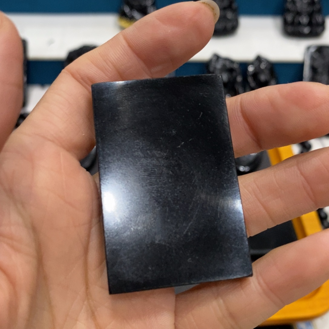 小***一蛇纹石玉未镶嵌吊坠