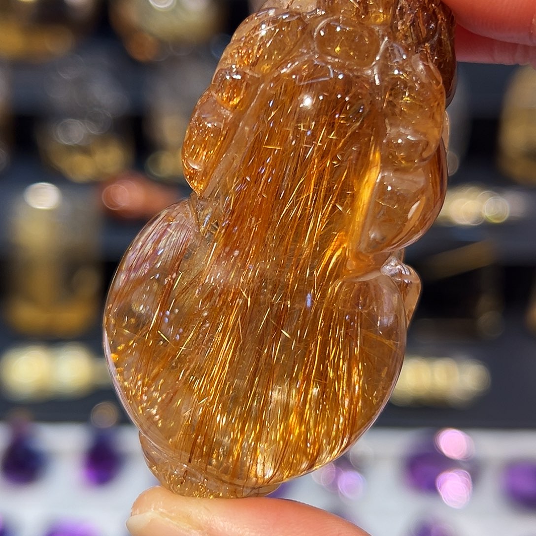 颈饰未镶嵌发晶吊坠（手把件）貔貅