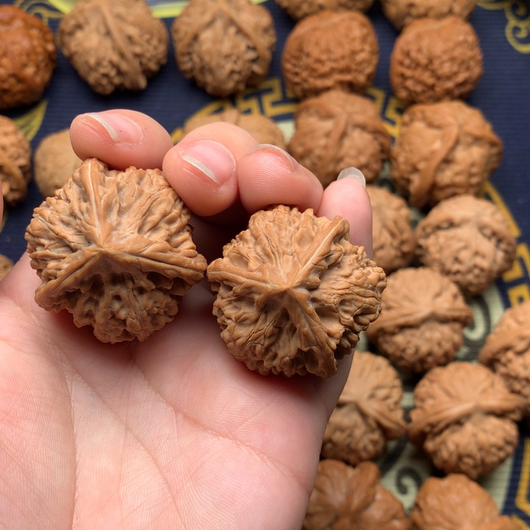 文玩核桃吊坠文山35