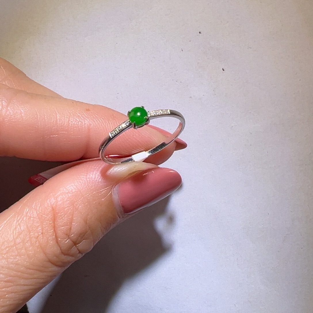 翡翠颈饰18K金镶嵌戒指