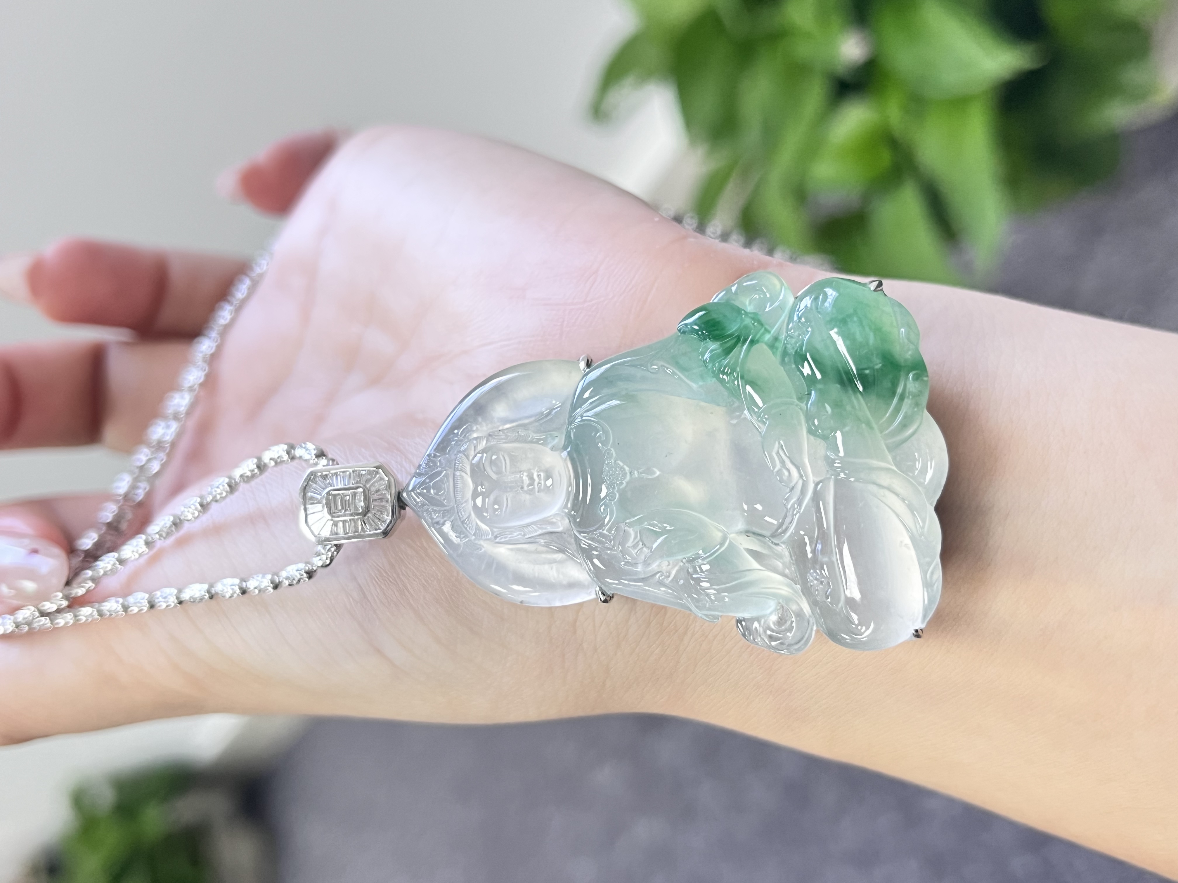 缅甸天然定制翡翠挂件