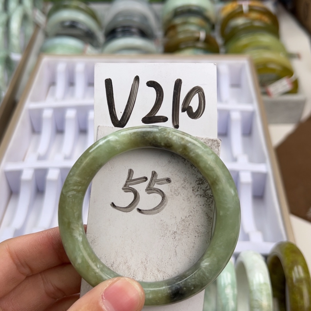 岫玉手镯未镶嵌天然岫玉微瑕