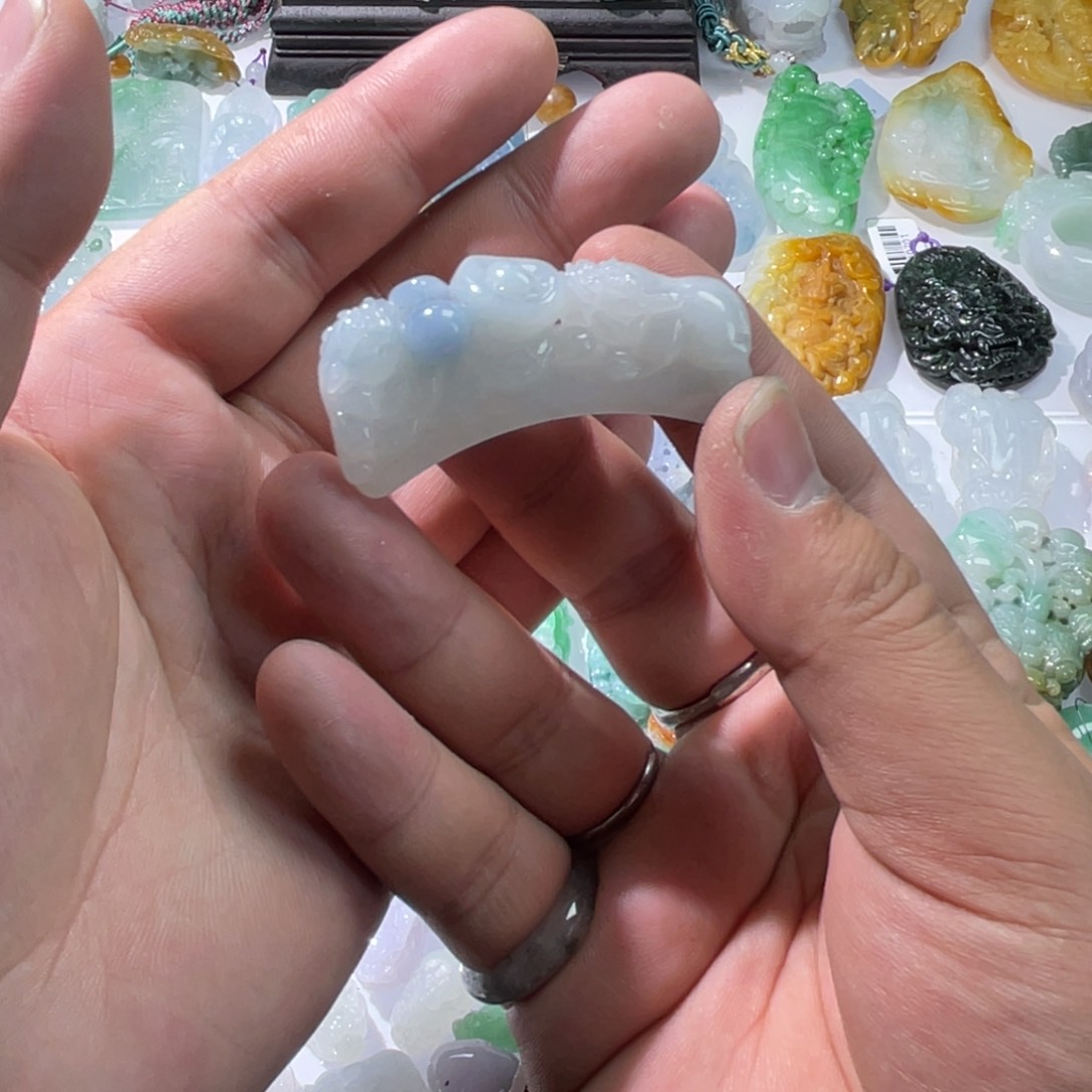 翡翠颈饰未镶嵌天然