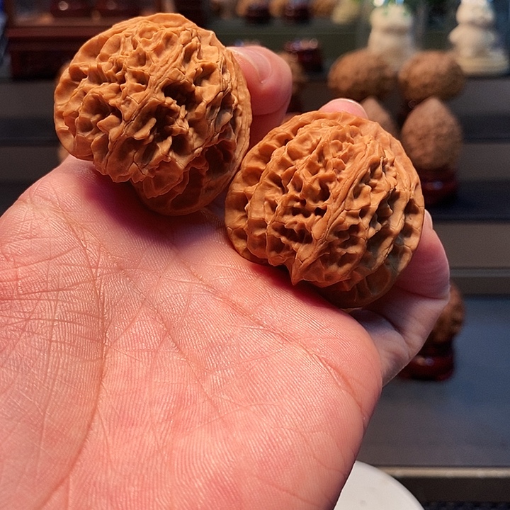 随***缘桃核把件42尺原桩苹果
