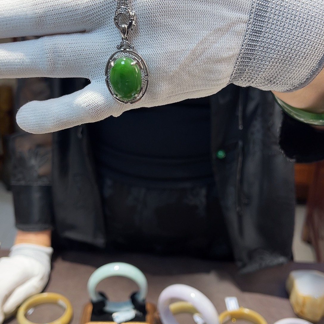 和田玉（糖玉）银S925镶嵌颈饰今日福利价