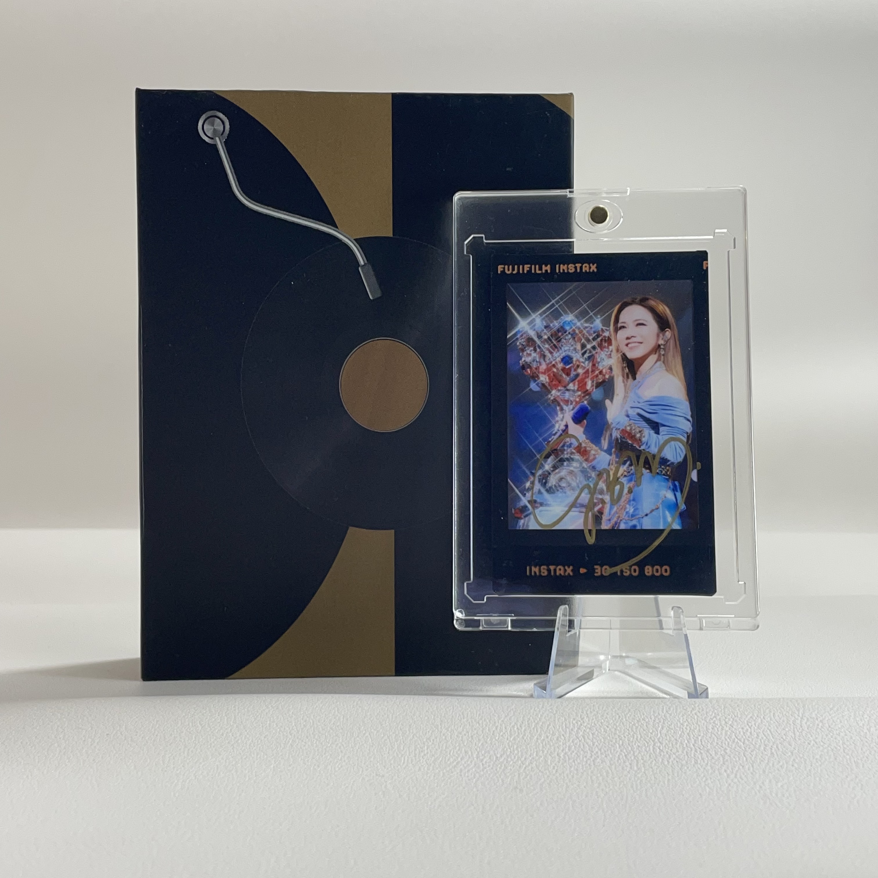 邓紫棋【A7378】黑边 正品亲签三寸拍立得照片