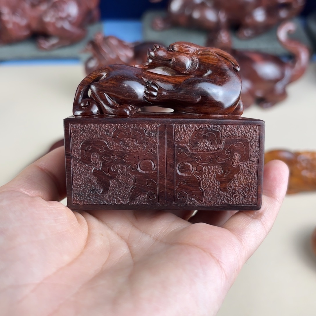 黄花梨/降香黄檀把件