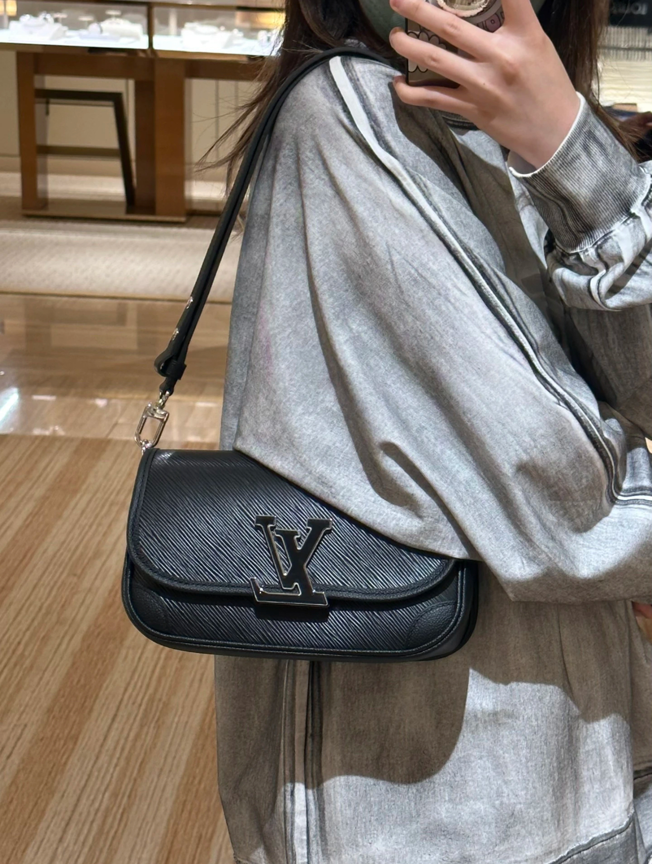 99新 LouisVuitton/路易威登 lv buci水波纹法棍黑色/公价无/甄选
