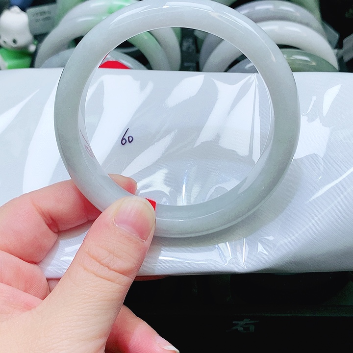 翡翠未镶嵌手镯502