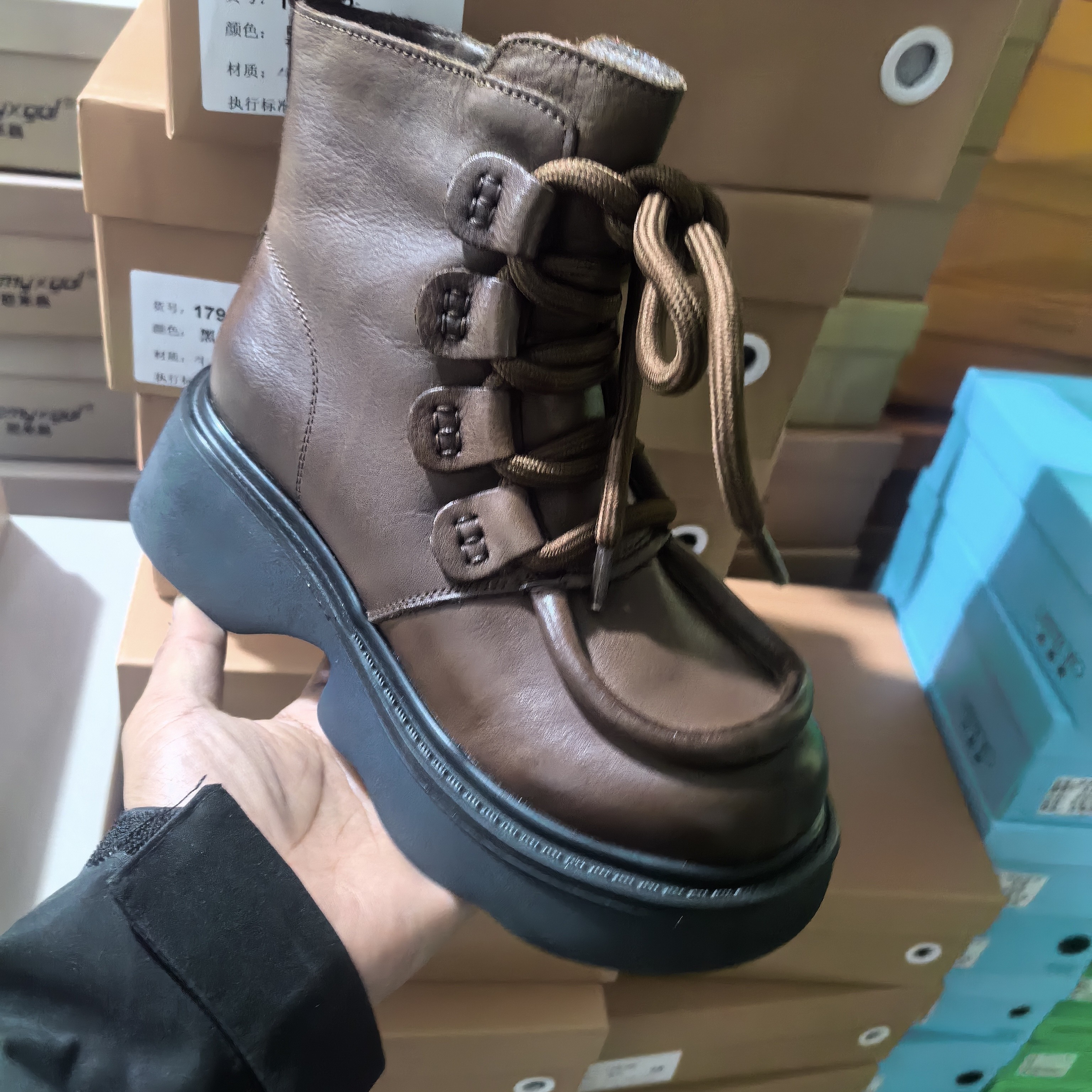 头层牛皮232厚底超轻百搭手工马丁靴