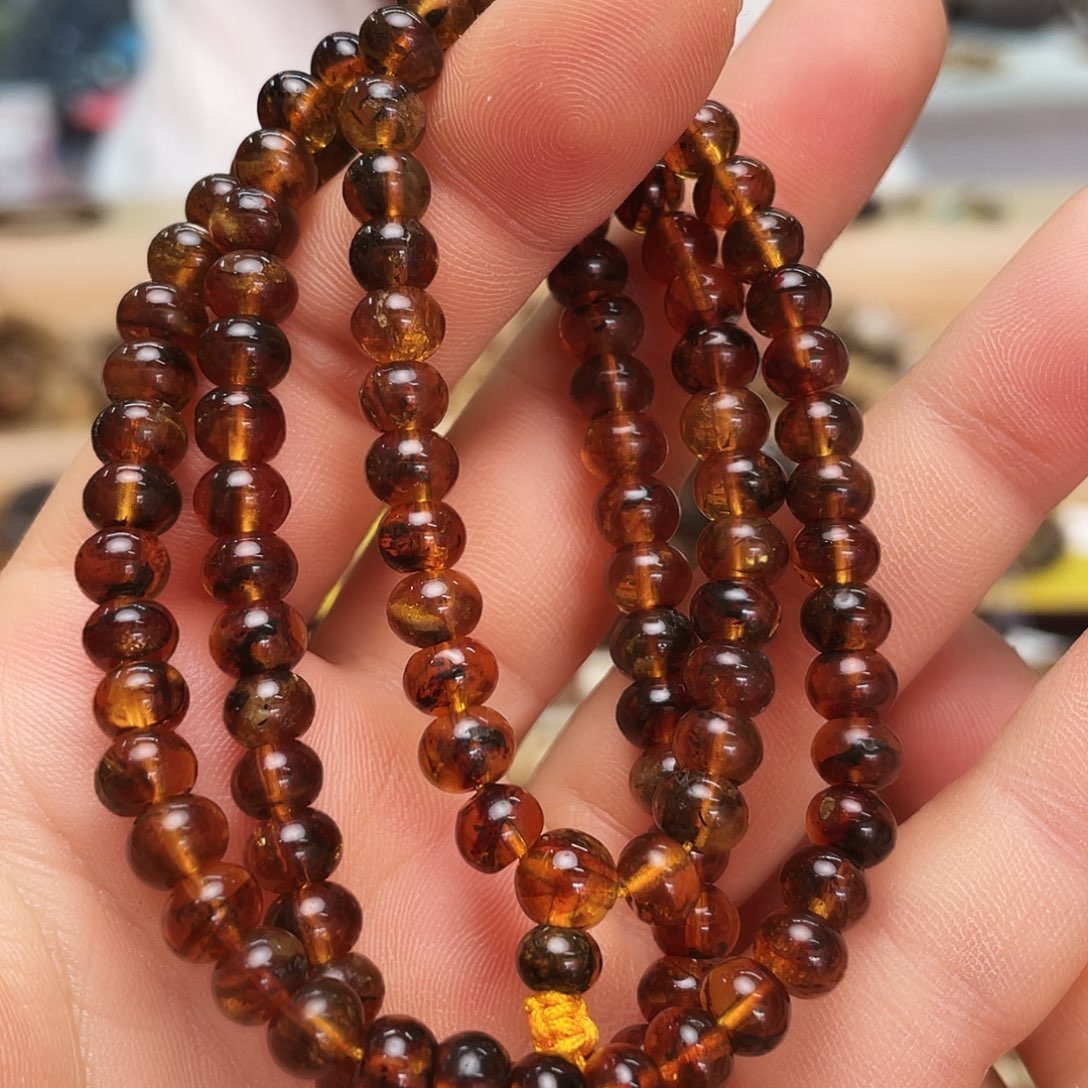 未镶嵌琥珀裸石六