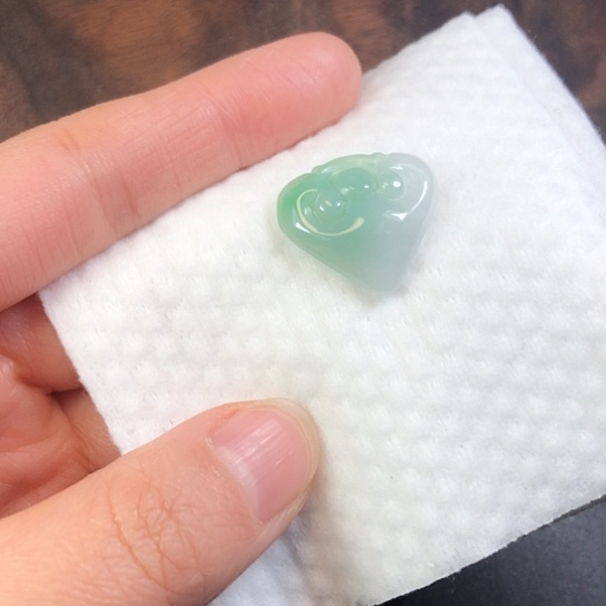 翡翠未镶嵌颈饰缅甸A货，每天下午1点半开播