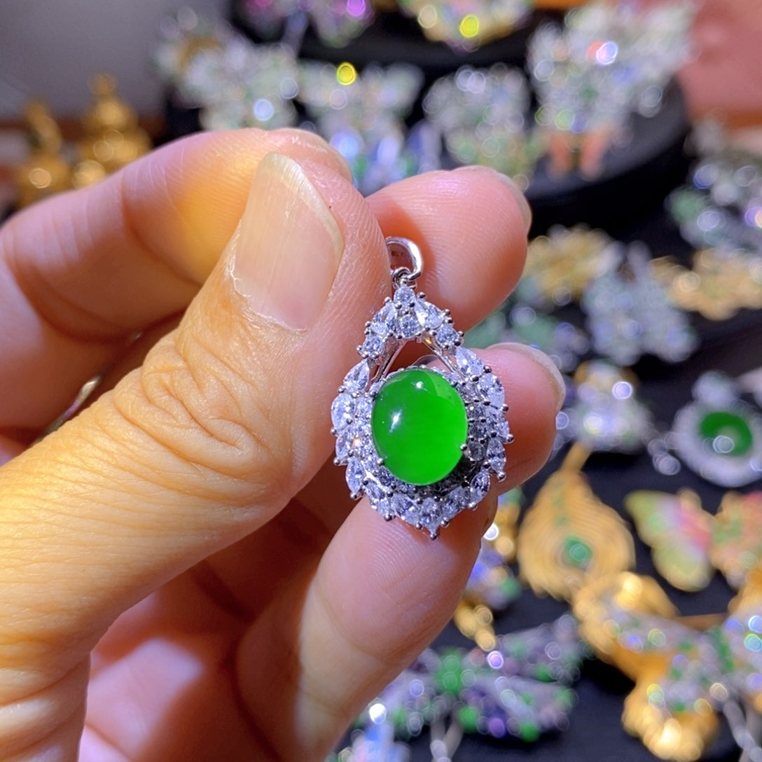 翡翠银S925镶嵌项圈天然翡翠