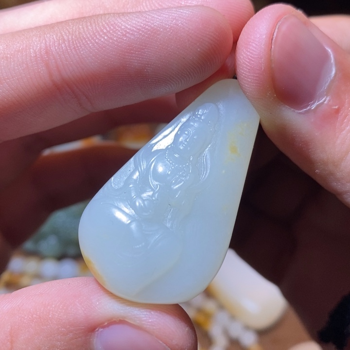 和田玉颈饰未镶嵌青**衣