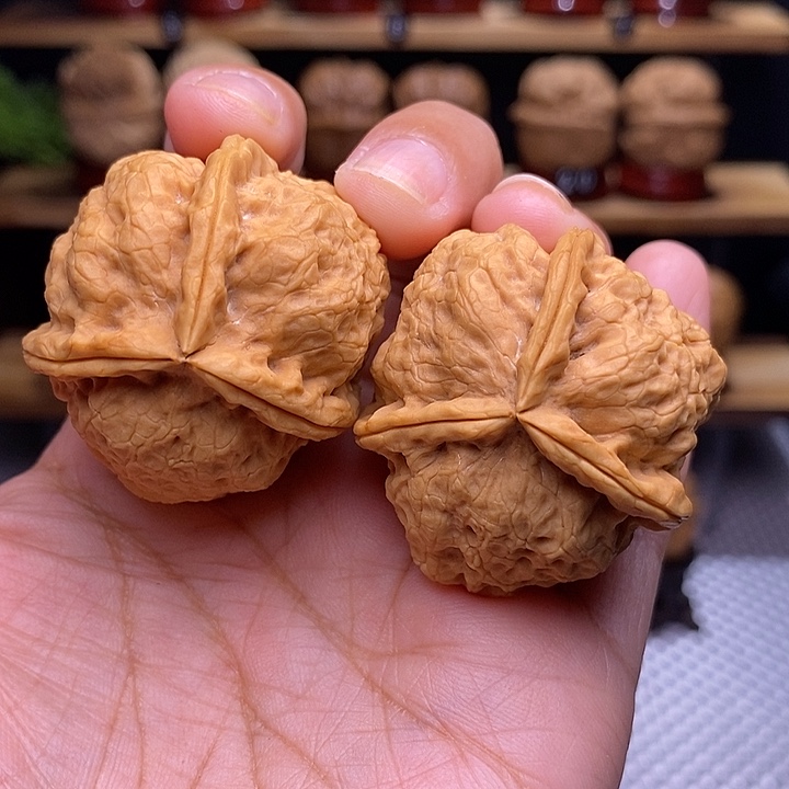 文玩核桃吊坠紫蛹三棱8