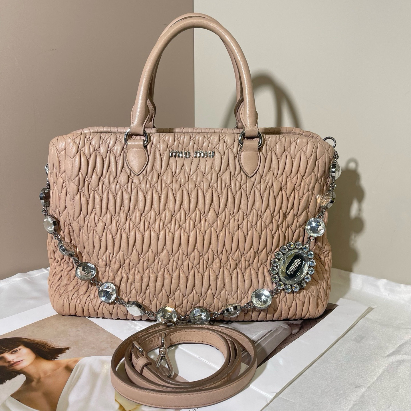 99新 MIU MIU/缪缪 缪缪粉色褶皱 手提斜挎包 