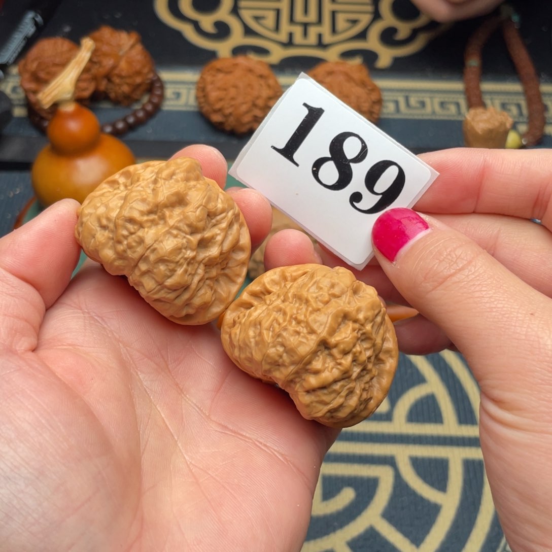 桃核吊坠42.5蛤蟆头189号