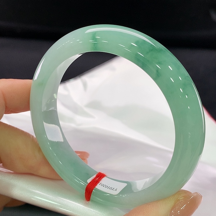 翡翠手镯未镶嵌正圈56.5