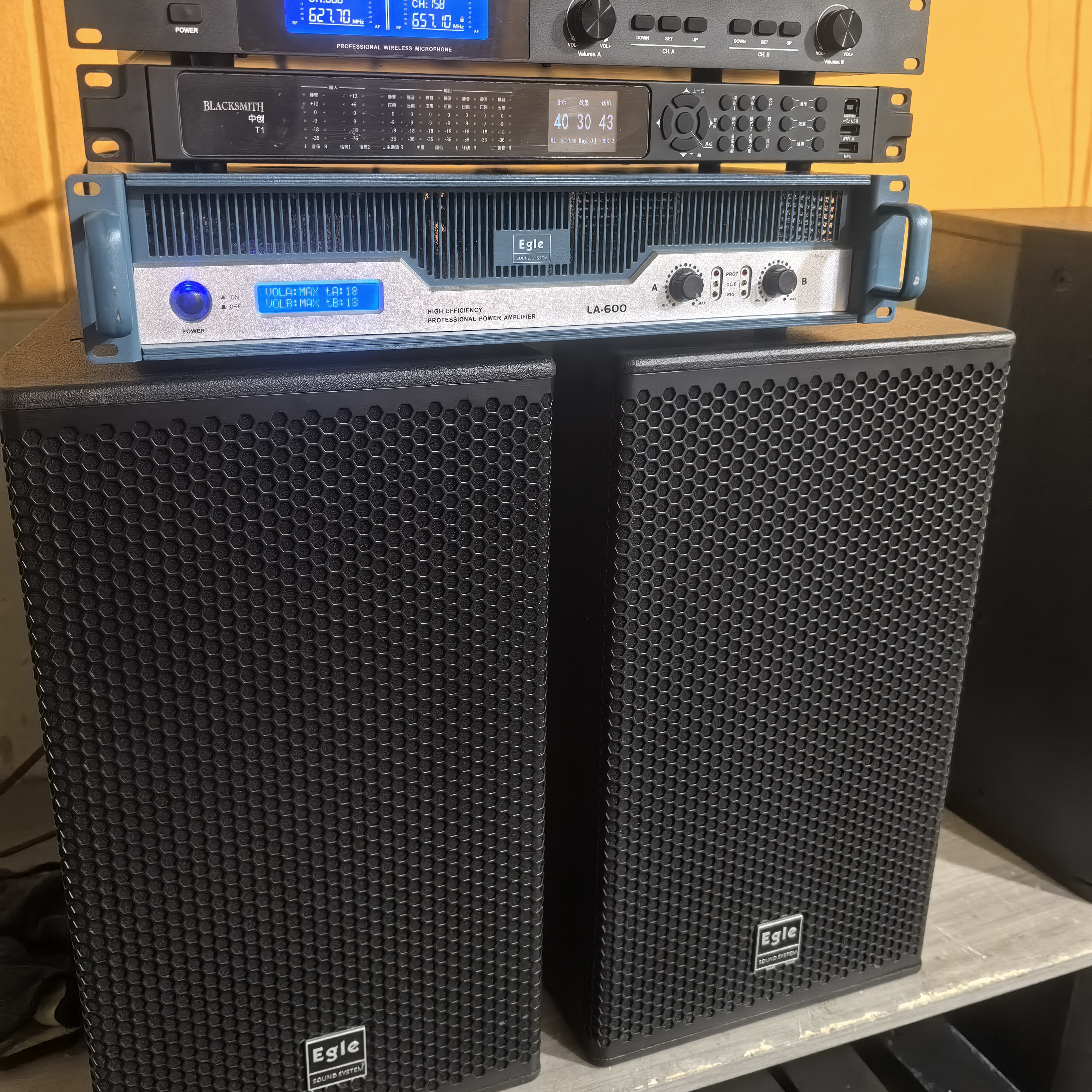 8新  10寸专业箱一套 不包邮