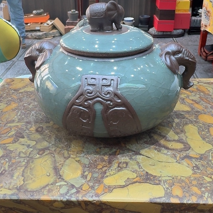 喝茶茶罐一个，瓷。。。。