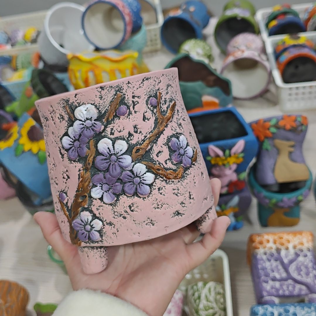 红陶吸水透气的白陶花盆