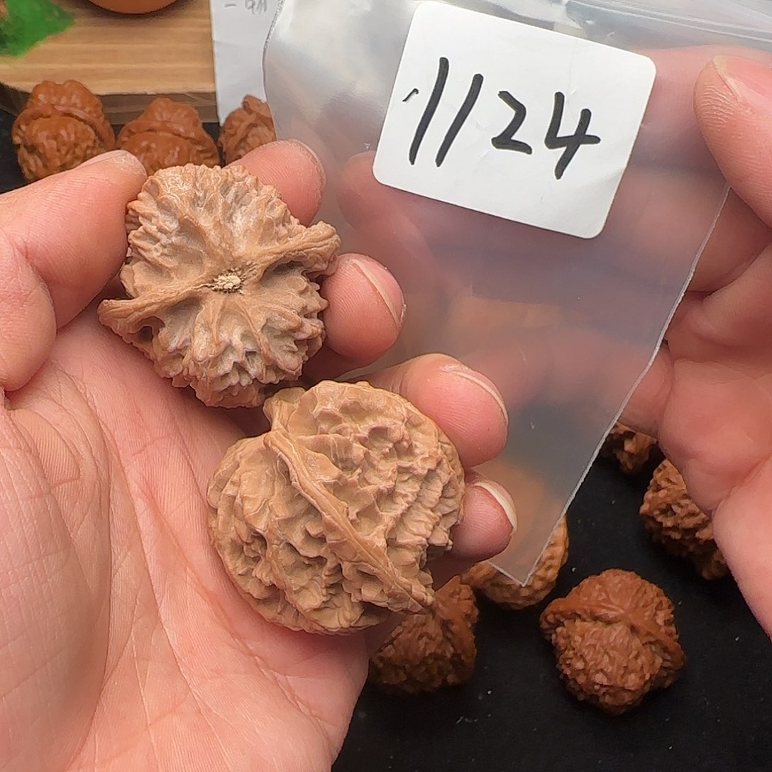 文玩核桃把件1124全品41苹果园