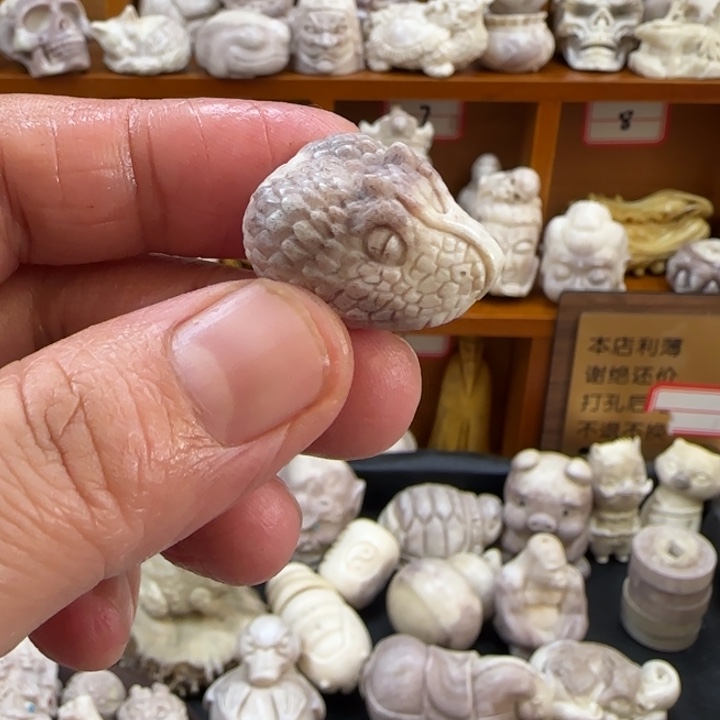 非金属配饰鹿角雕刻蛇头