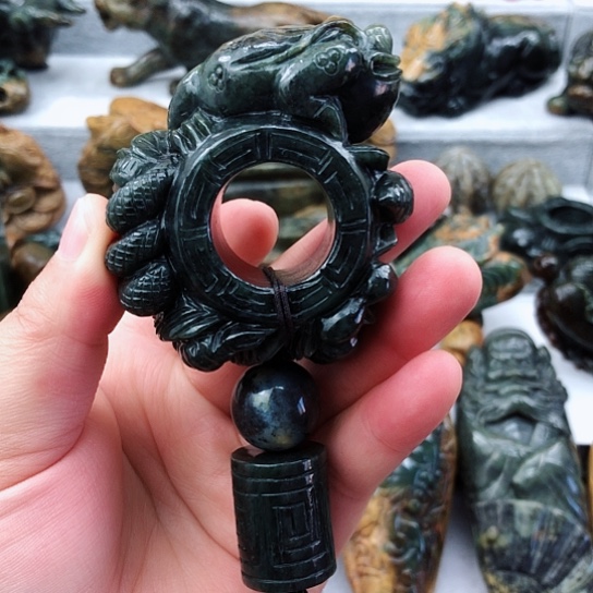 岫岩河磨玉（透闪石质玉）把件未镶嵌