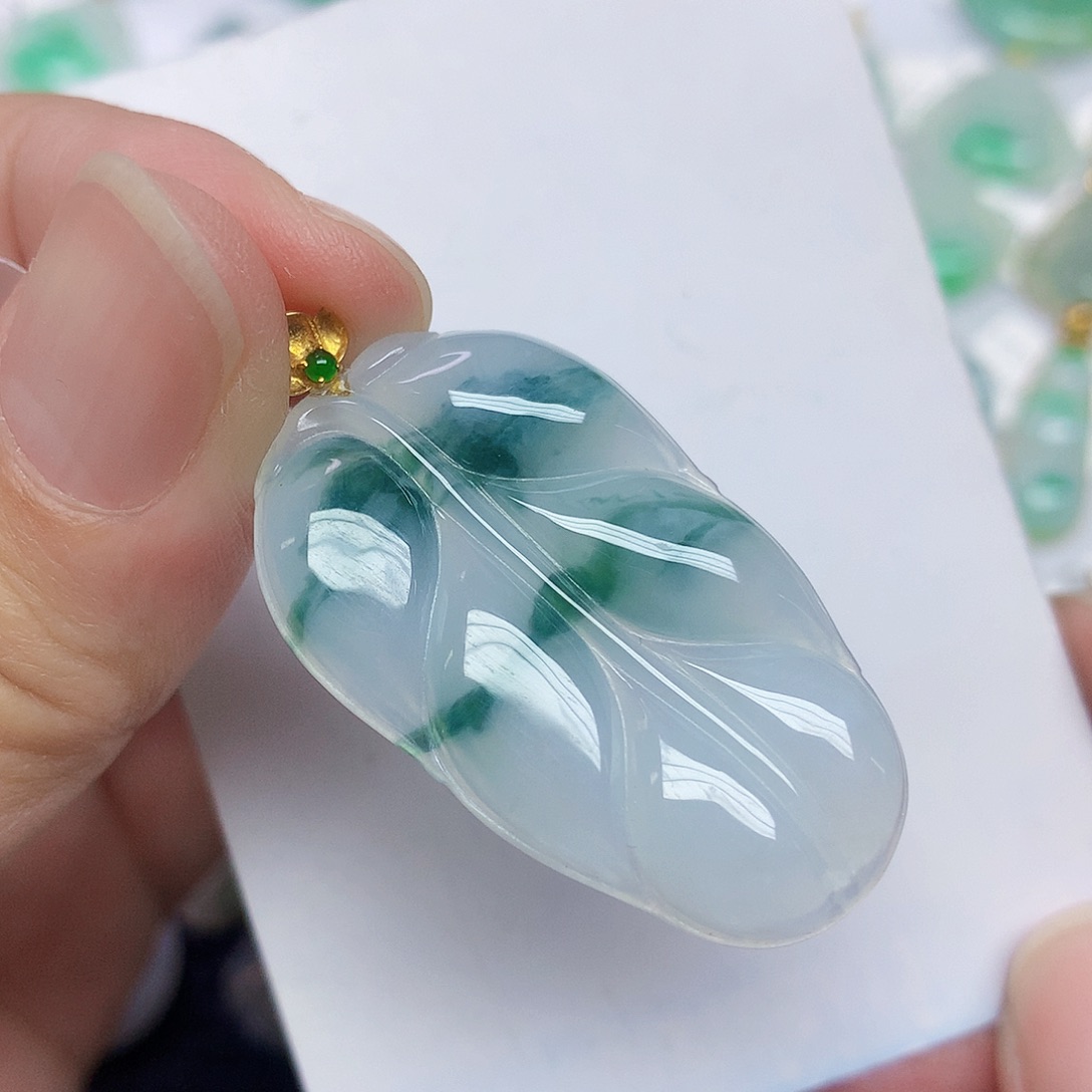 翡翠18K金镶嵌颈饰3467889