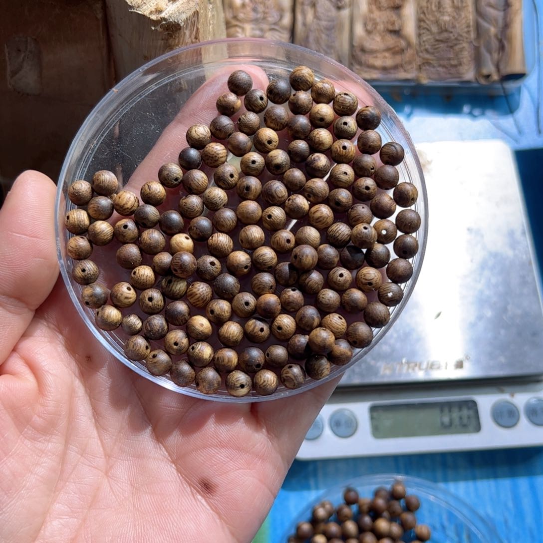 沉香手串E****.白棋06圆珠