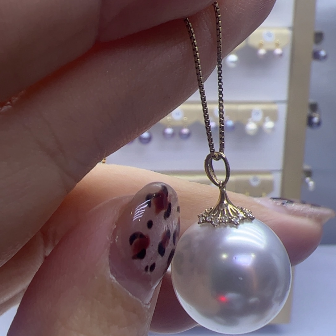 淡水珍珠吊坠(赠链)18K金镶嵌