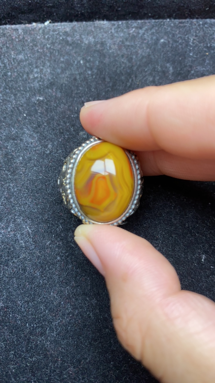 战国红银托戒指小鸟相行