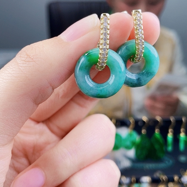 翡翠耳饰未镶嵌饰品