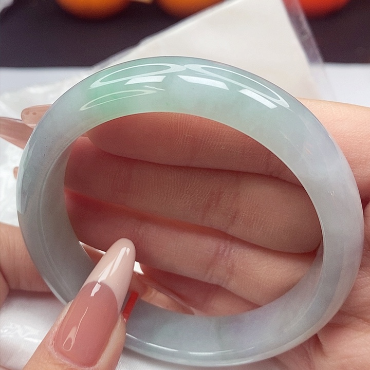 翡翠手镯未镶嵌57圈