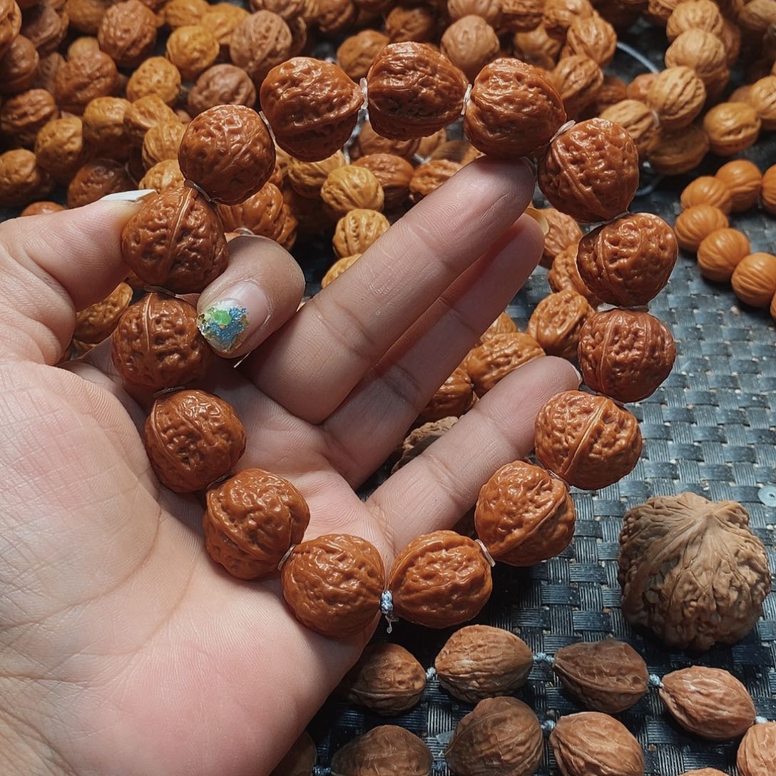 文玩核桃手串荔枝纹