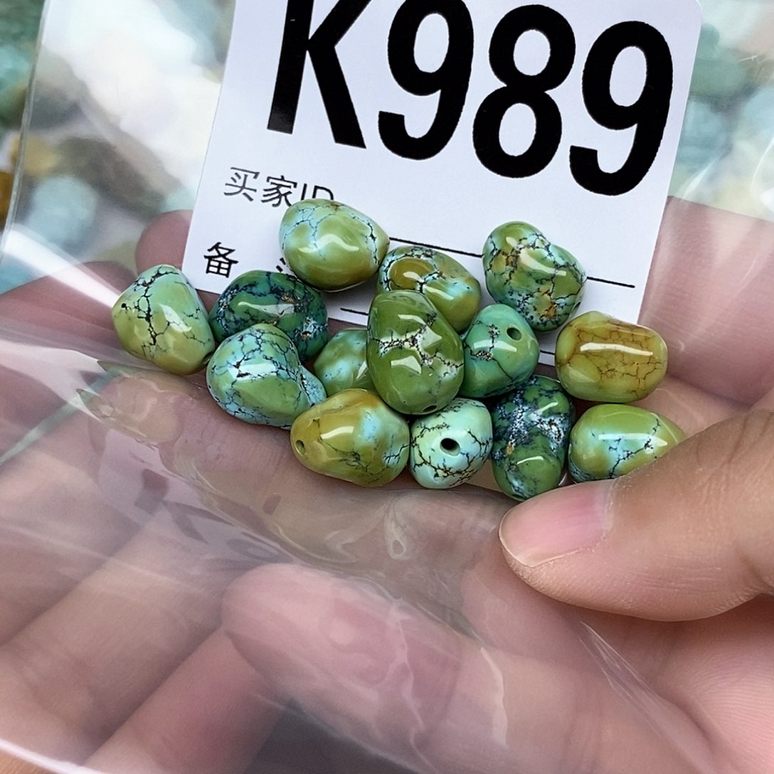 绿松石配饰未镶嵌↑****↑