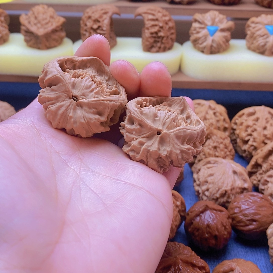 四****化异形蛇头文玩核桃