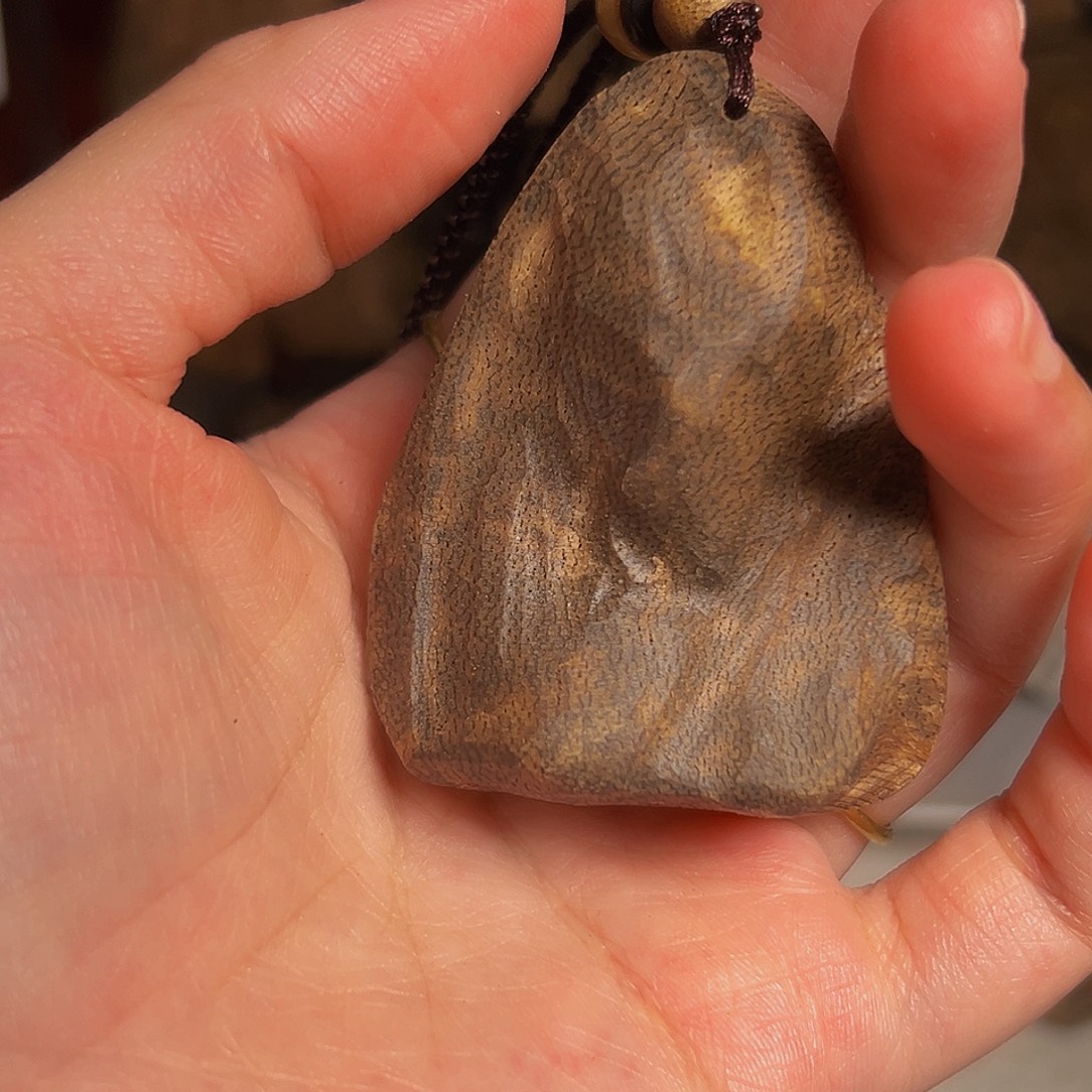 明***哥吊坠沉香国香天然野包头