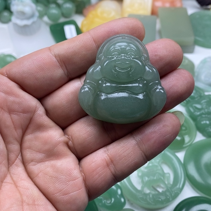 东陵石颈饰未镶嵌