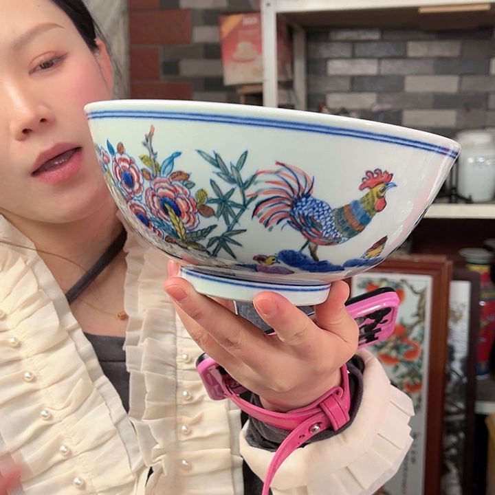 瓷片/////////直径20厘米。