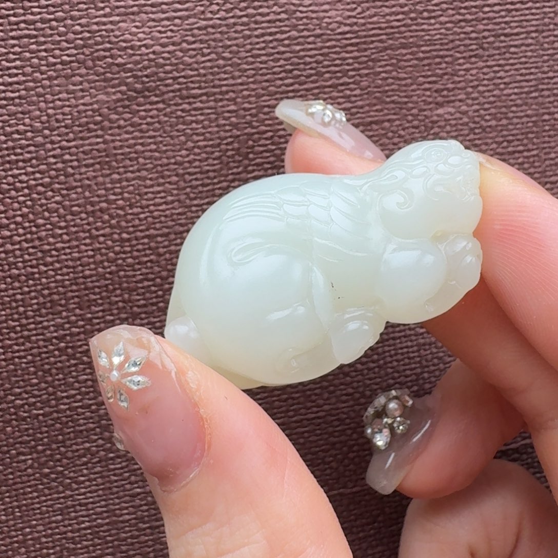 和田玉颈饰未镶嵌地*有裂有包容