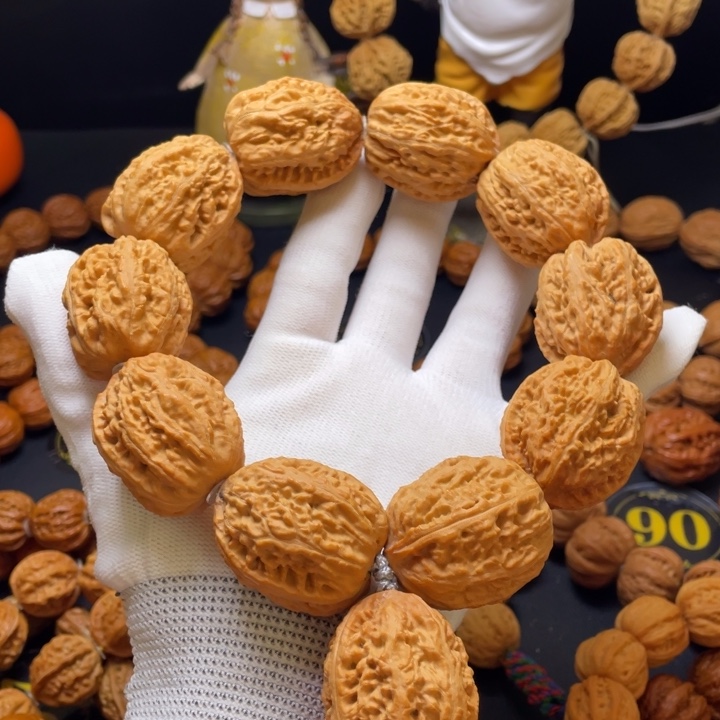 @***@文玩核桃手串南疆