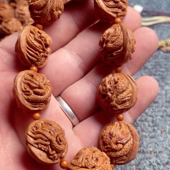 文玩核桃手串用****6龙纹桃核双面九龙手串
