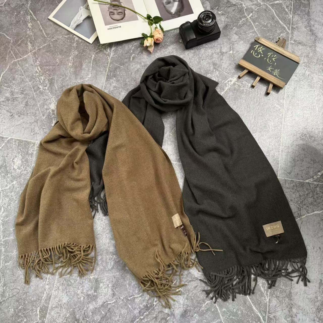 《清仓》新款时尚百搭个性简约贴边流苏围巾121600