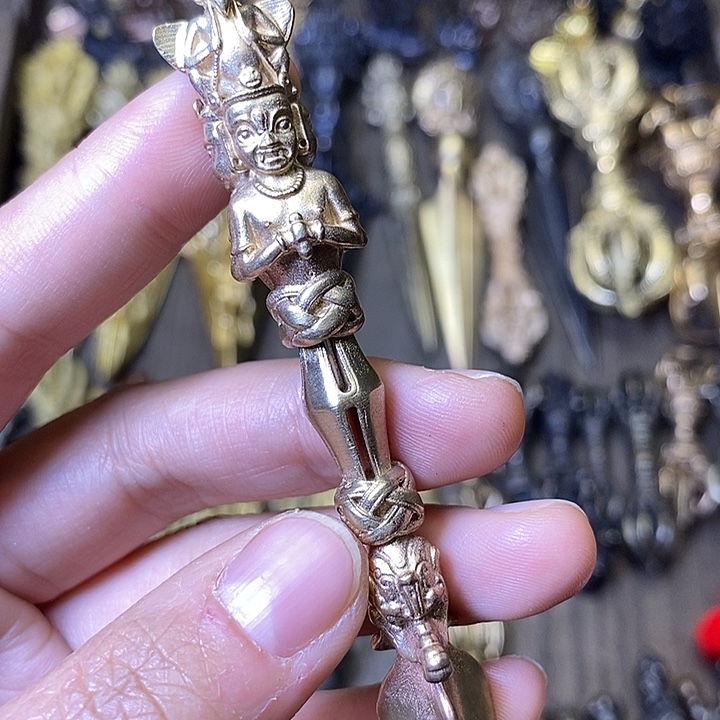 明***吉青铜大鹏鸟撅小微瑕