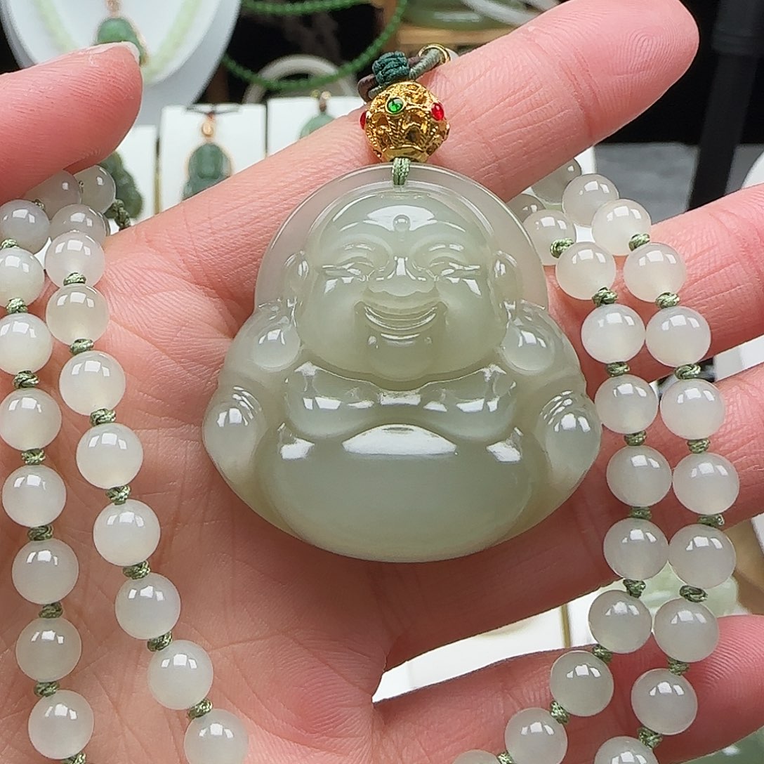 和田玉颈饰足金镶嵌M***?