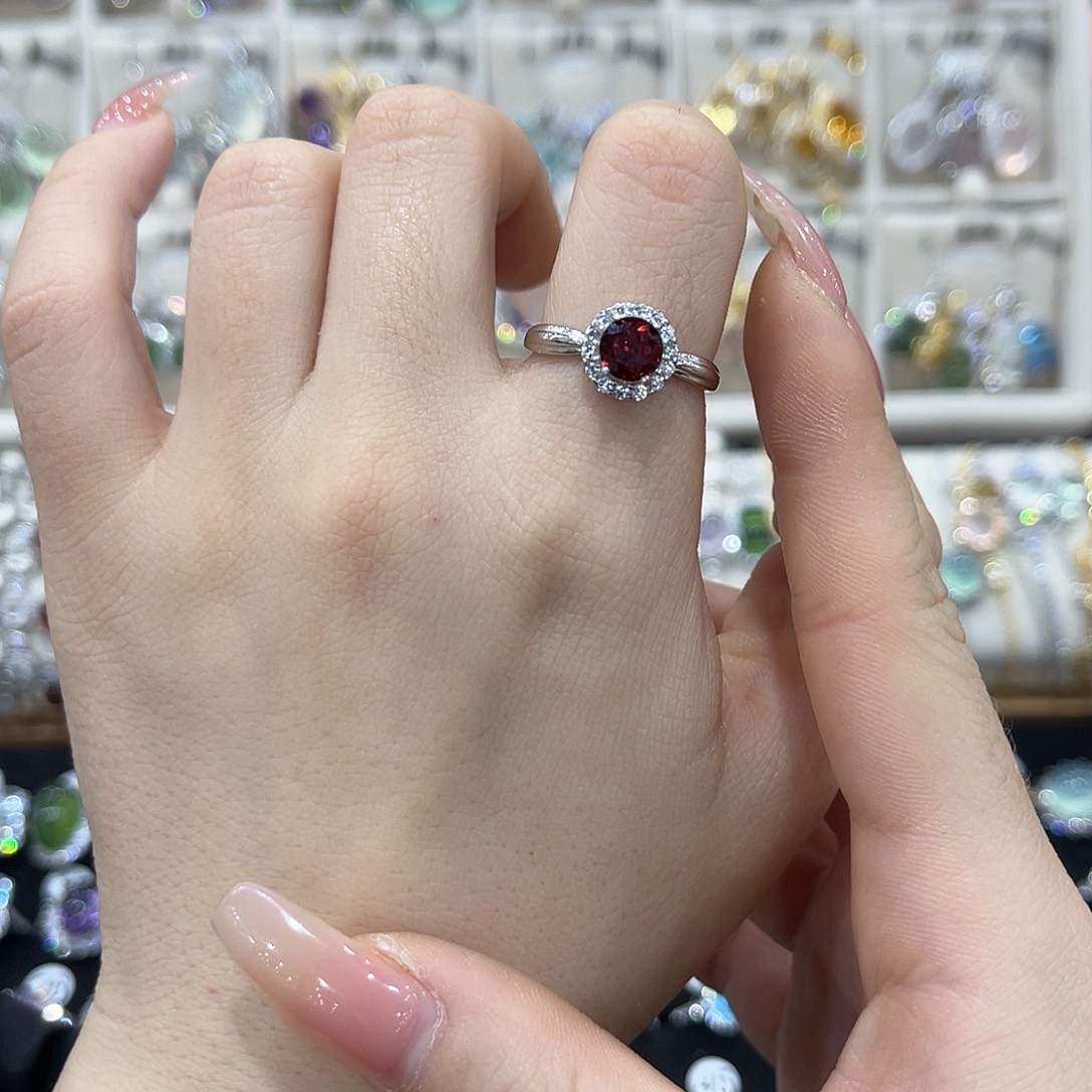 银S925镶嵌戒指石榴石