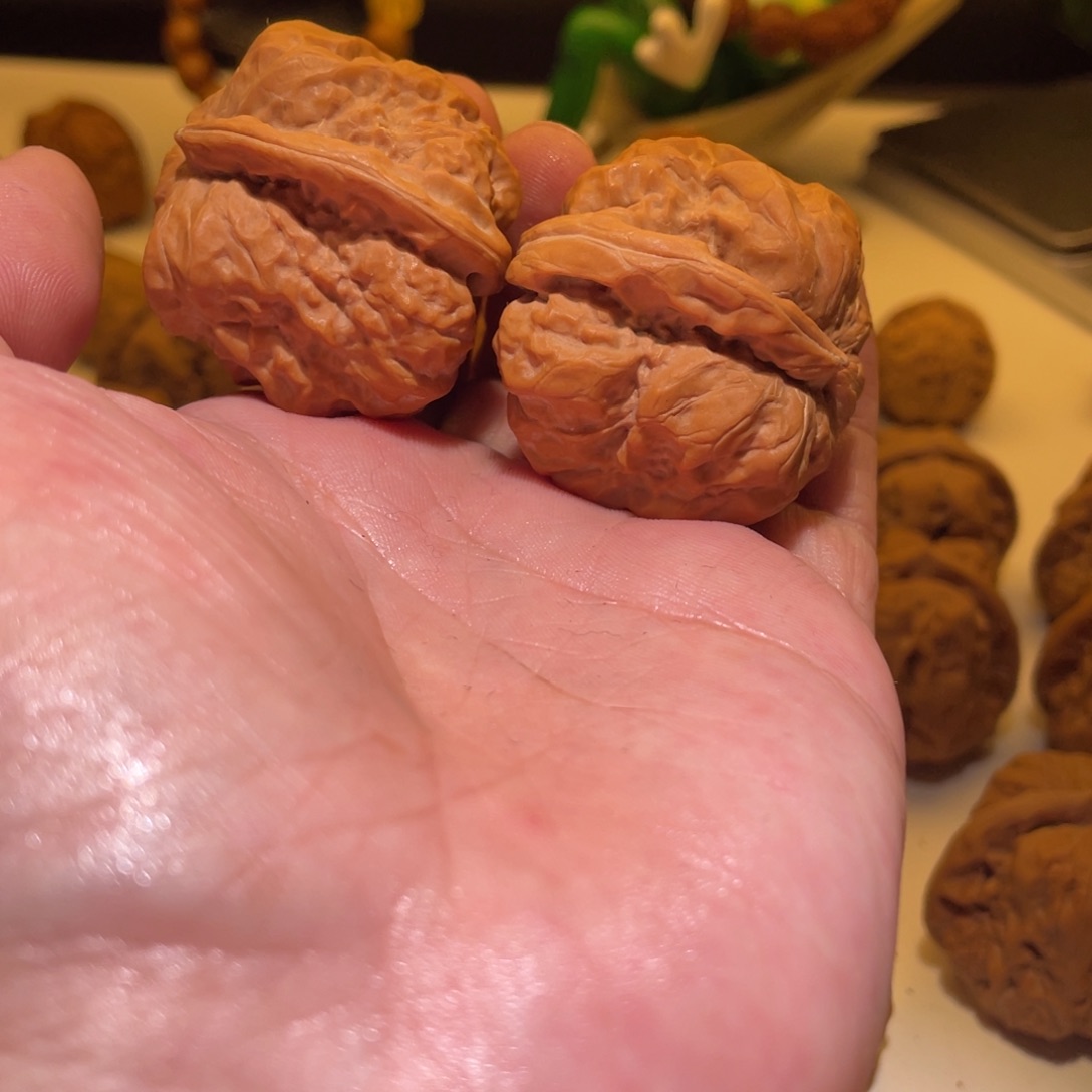 m***"吊坠文玩核桃一根筋