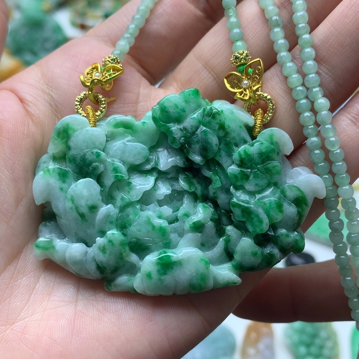 颈饰未镶嵌翡翠翡翠