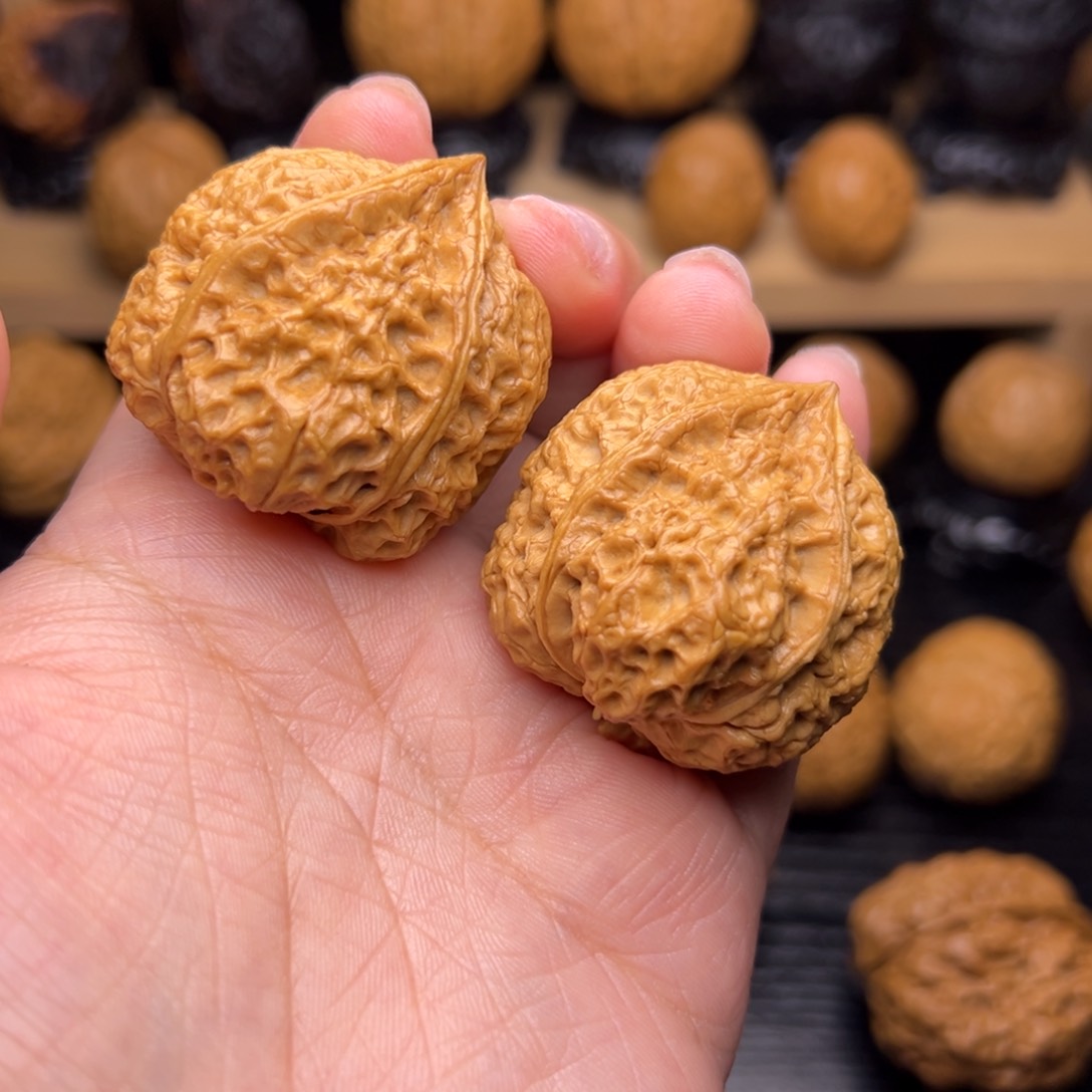 文玩核桃吊坠15z------37.5尺